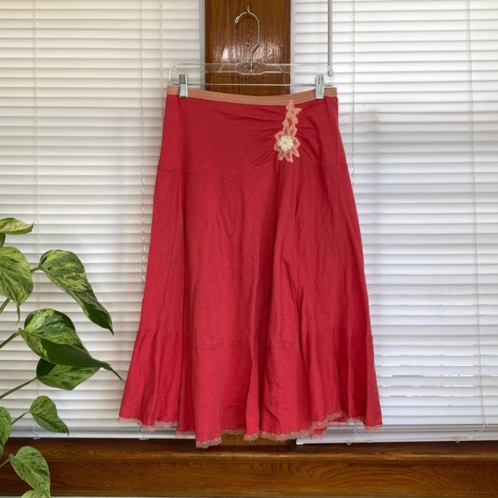 Free People Women's Size Small Skirt Floral Accent W/ Lace Detail -- BEAUTIFUL!